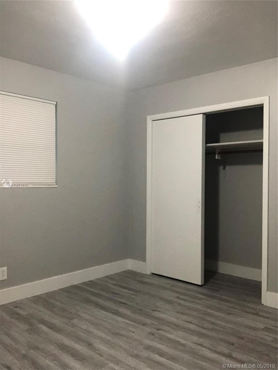 571 West 35th Street Riviera Beach, FL 33404 - Photo 16 of 25 Gallery Image 16