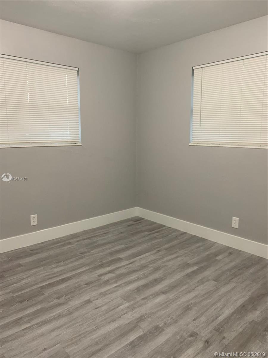 571 West 35th Street Riviera Beach, FL 33404 - Photo 17 of 25 Gallery Image 17