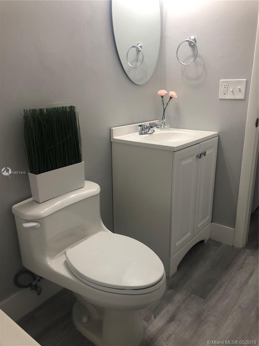 571 West 35th Street Riviera Beach, FL 33404 - Photo 21 of 25 Gallery Image 21