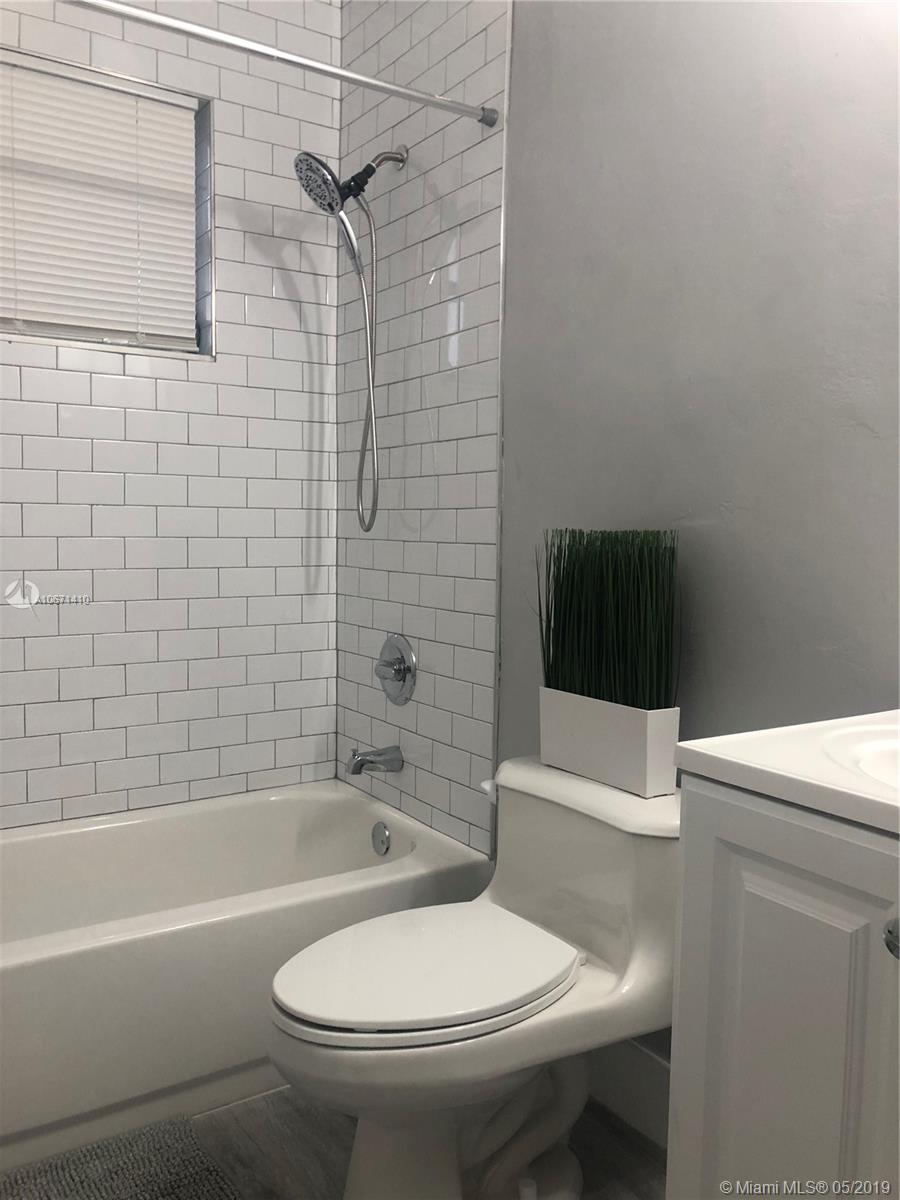 571 West 35th Street Riviera Beach, FL 33404 - Photo 23 of 25 Gallery Image 23