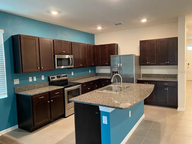 $2,300 | 3250 Pleasant Willow Court, Brandon, FL 33511