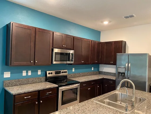 $2,300 | 3250 Pleasant Willow Court, Brandon, FL 33511