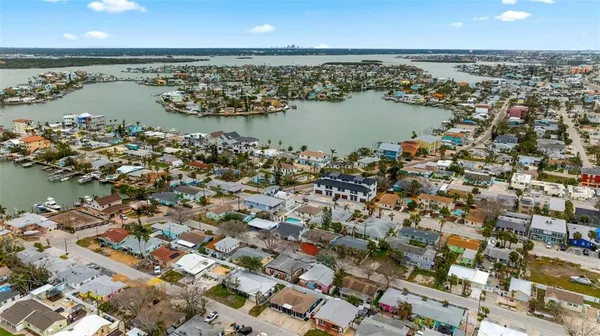 $2,000 | 156 146th Avenue, Unit B, Madeira Beach, FL 33708