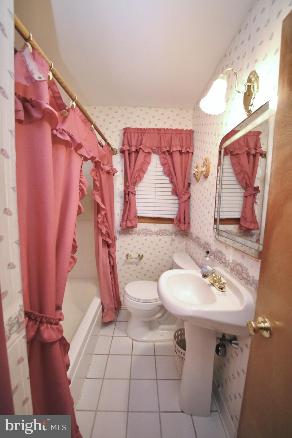1017 West Front Street Glendora, NJ 08029 - Photo 21 of 34 1st floor full bath