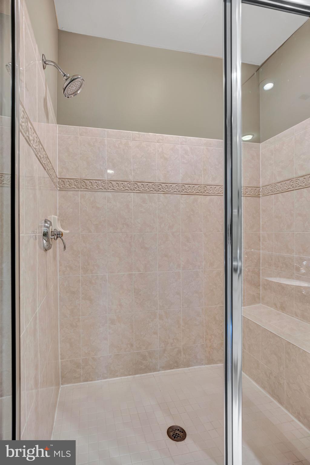 708 Day Lane Alexandria, VA 22314 - Photo 27 of 39 a bathroom with a shower