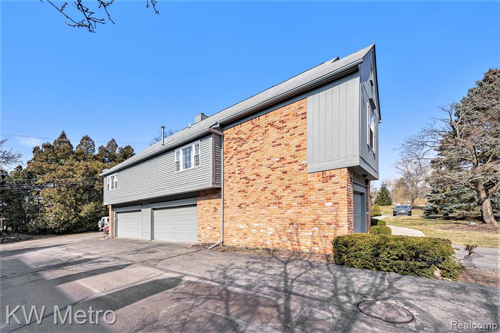 1695 Huntington Park, Unit D Rochester Hills, MI 48309 - Photo 23 of 24