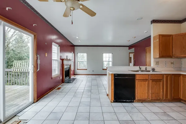 $389,900 | 16456 Winding Creek Road, Plainfield, IL 60586