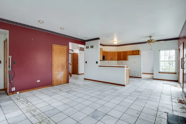 $389,900 | 16456 Winding Creek Road, Plainfield, IL 60586