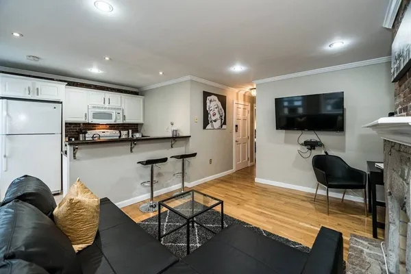 $4,395 | 41 Grove Boston Ma, Unit 4, Boston, MA 02114