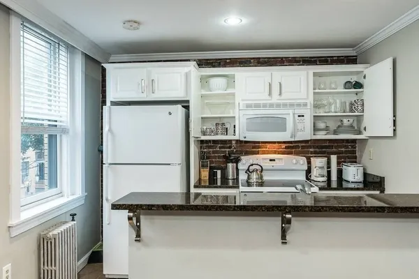 $4,395 | 41 Grove Boston Ma, Unit 4, Boston, MA 02114