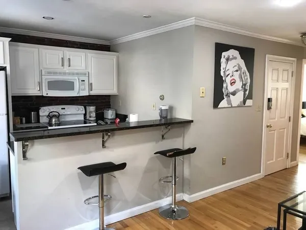 $4,395 | 41 Grove Boston Ma, Unit 4, Boston, MA 02114