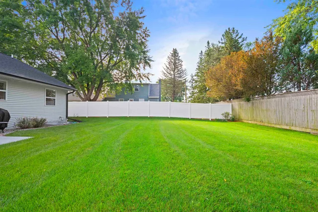 $399,900 | 1855 Southbridge Road, De Pere, WI 54115