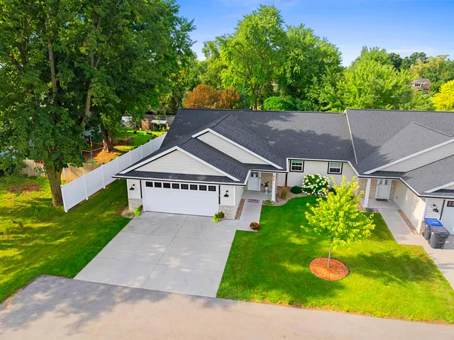 $399,900 | 1855 Southbridge Road, De Pere, WI 54115