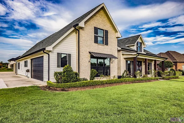 $675,000 | 174 Bayou Lafourche Drive, Thibodaux, LA 70301