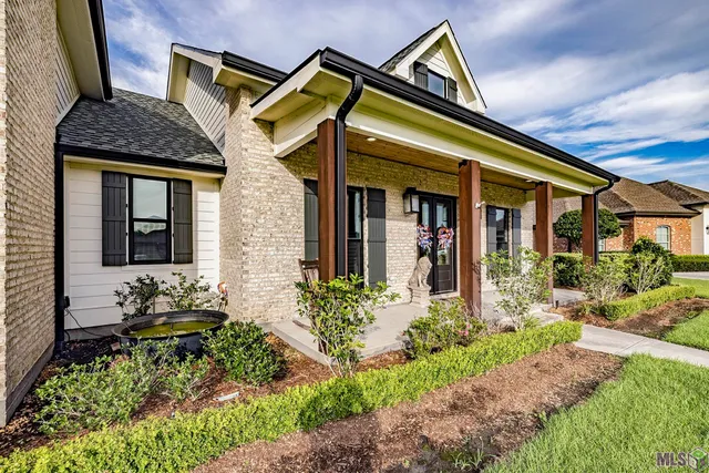 $700,000 | 174 Bayou Lafourche Drive, Thibodaux, LA 70301