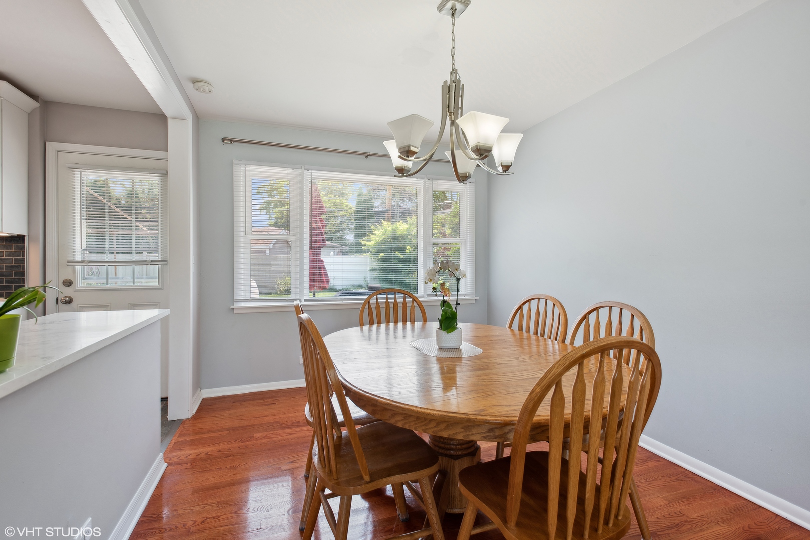 205 Dulles Road Des Plaines, IL 60016 - Photo 7 of 15 Gallery Image 7