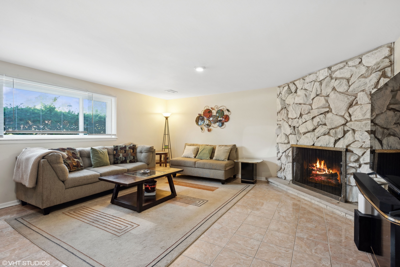 205 Dulles Road Des Plaines, IL 60016 - Photo 8 of 15 Gallery Image 8