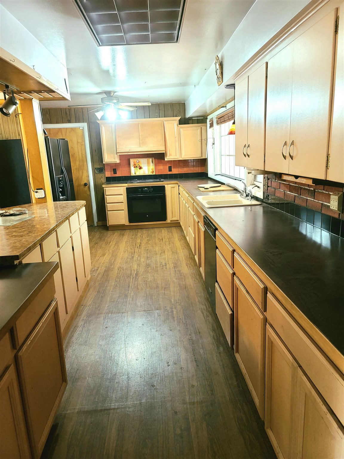 906 North Best Road Spokane Valley, WA 99216 - Photo 5 of 22 Gallery Image 5