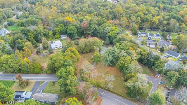 $899,999 | 951 North Beverwyck Road, Lake Hiawatha, NJ 07034