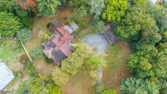 $899,999 | 951 North Beverwyck Road, Lake Hiawatha, NJ 07034