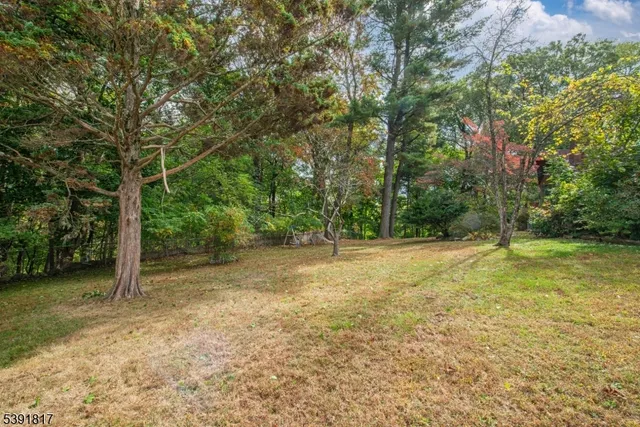 $899,999 | 951 North Beverwyck Road, Lake Hiawatha, NJ 07034