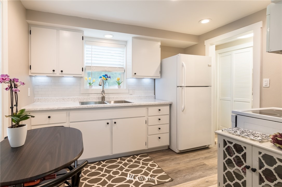 3210 Southeast 5th Street Renton, WA 98058 - Photo 9 of 23