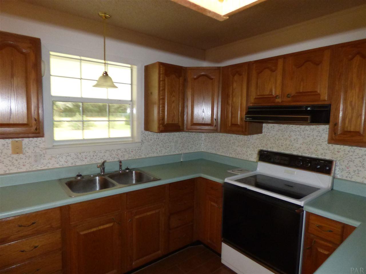 5200 Old Oak Road Milton, FL 32583 - Photo 10 of 32 Gallery Image 10