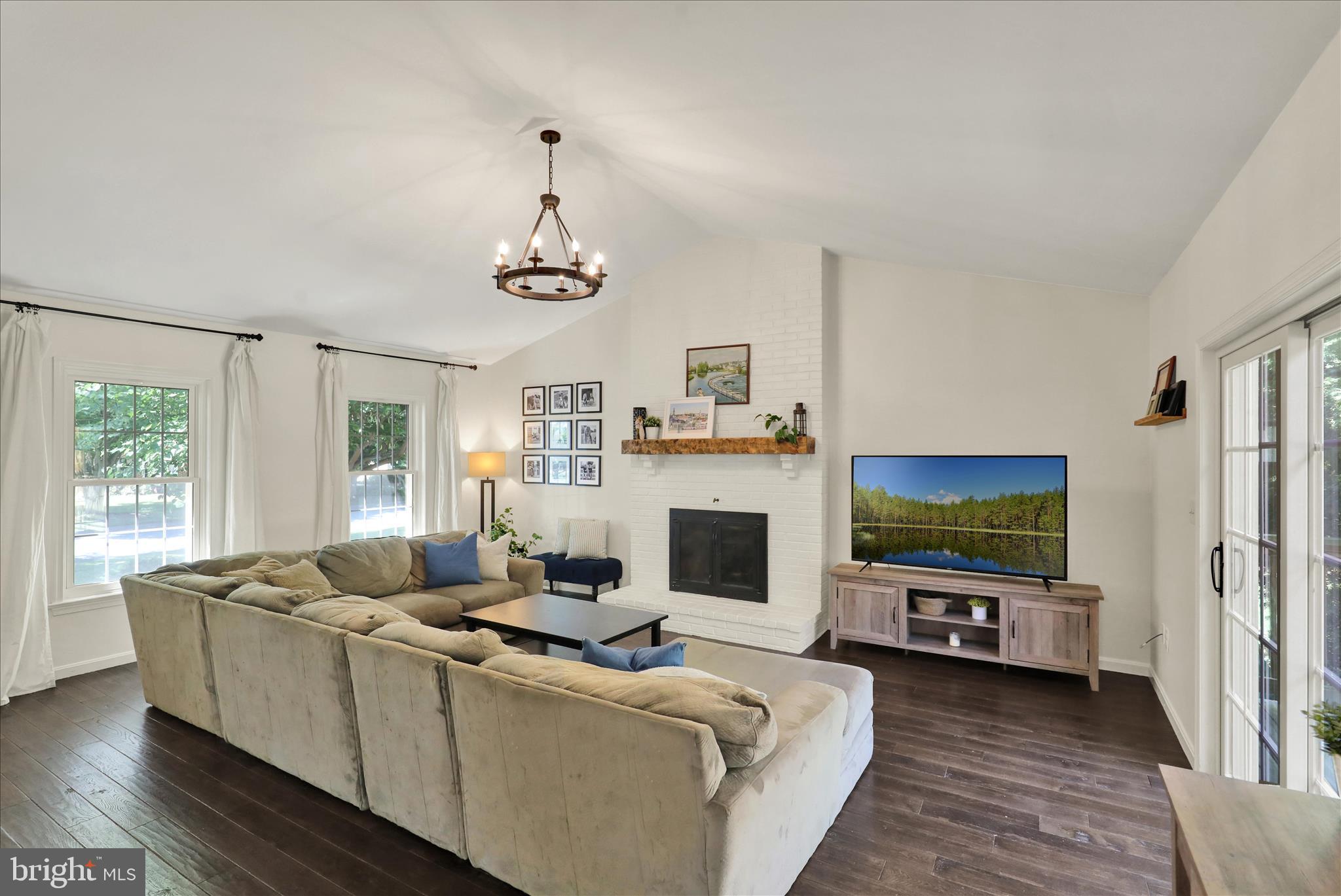 557 Magnolia Drive Lititz, PA 17543 - Photo 10 of 46 Family room