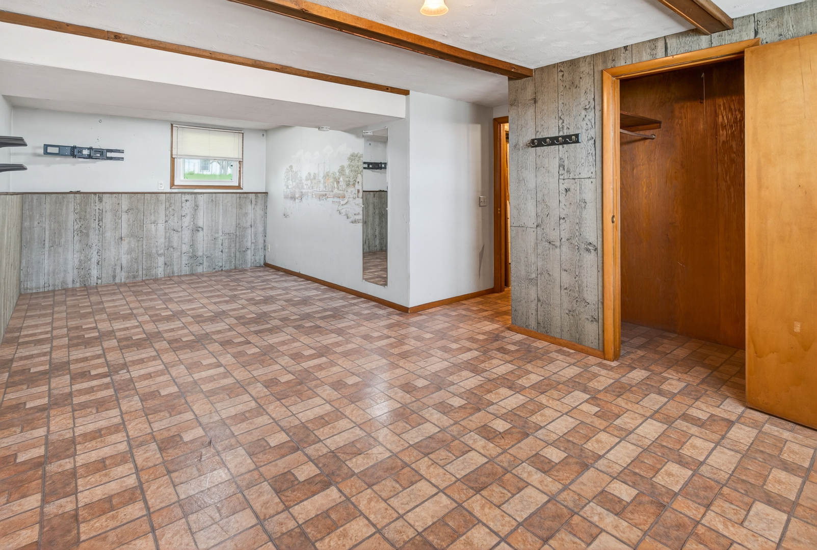 1229 13th Avenue North Clinton, IA 52732 - Photo 21 of 26 a view of a storage & utility room