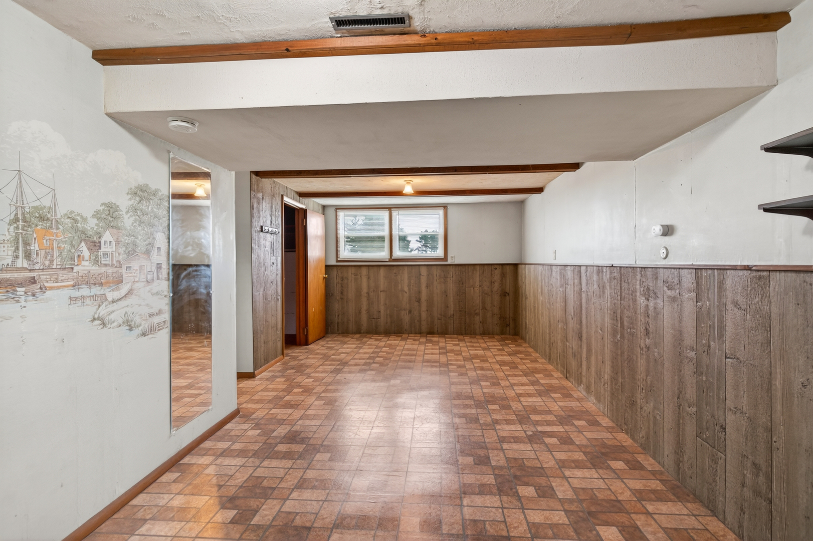 1229 13th Avenue North Clinton, IA 52732 - Photo 22 of 26 a view of entryway