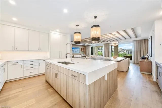 $4,695,000 | 1130 3rd Avenue South, Unit 416, Naples, FL 34102