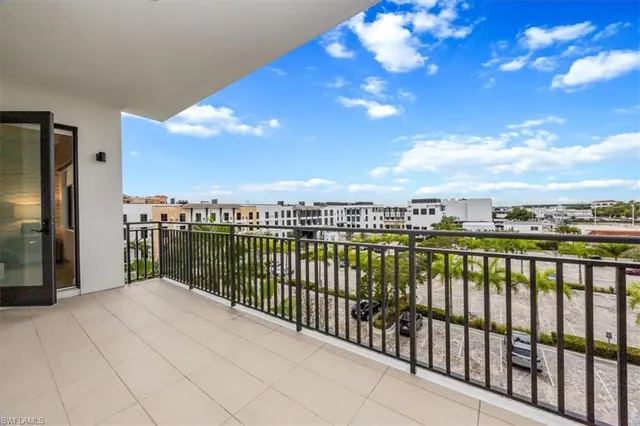 $4,695,000 | 1130 3rd Avenue South, Unit 416, Naples, FL 34102