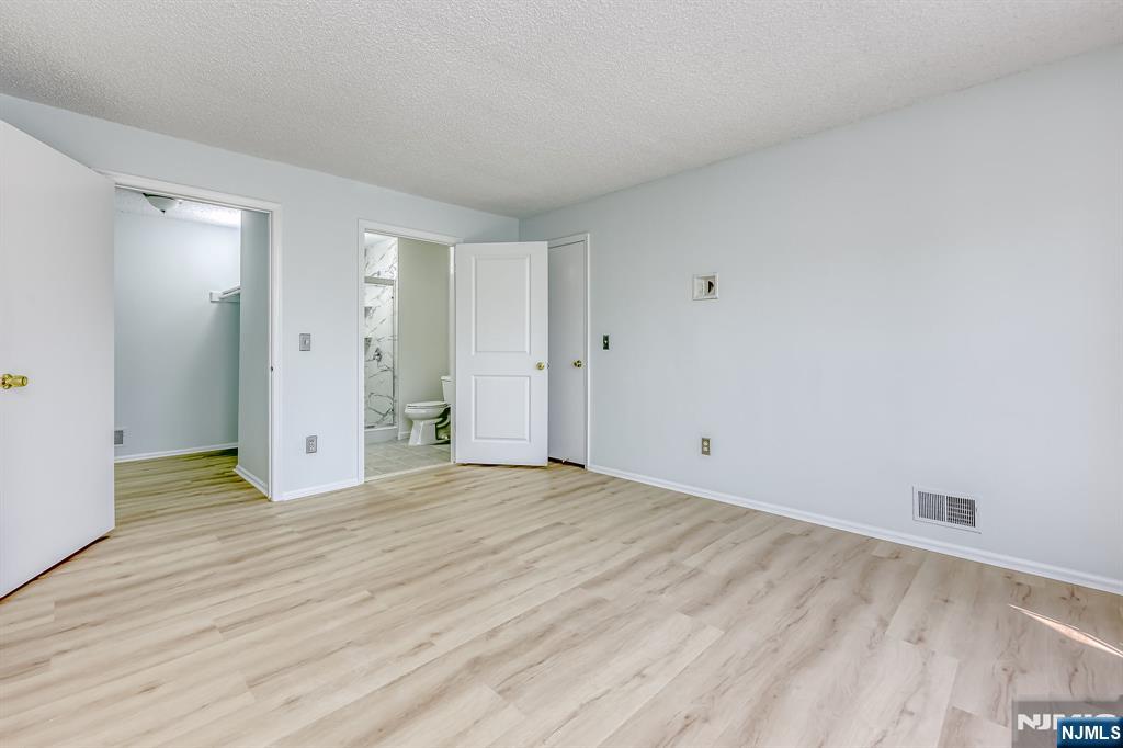 959 Juniper Way Mahwah, NJ 07430 - Photo 11 of 19
