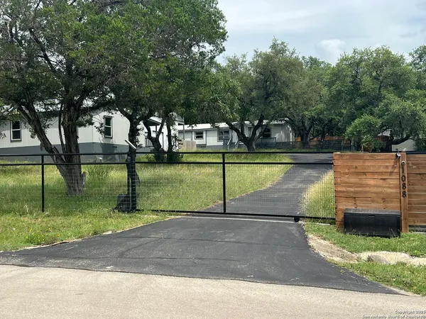 $550,000 | 1108 Hillside Oaks, Bulverde, TX 78163