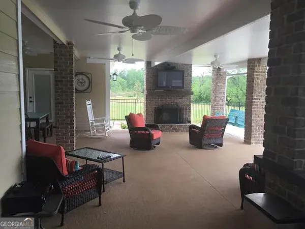 $989,900 | 235 Riggins Road, Moultrie, GA 31788