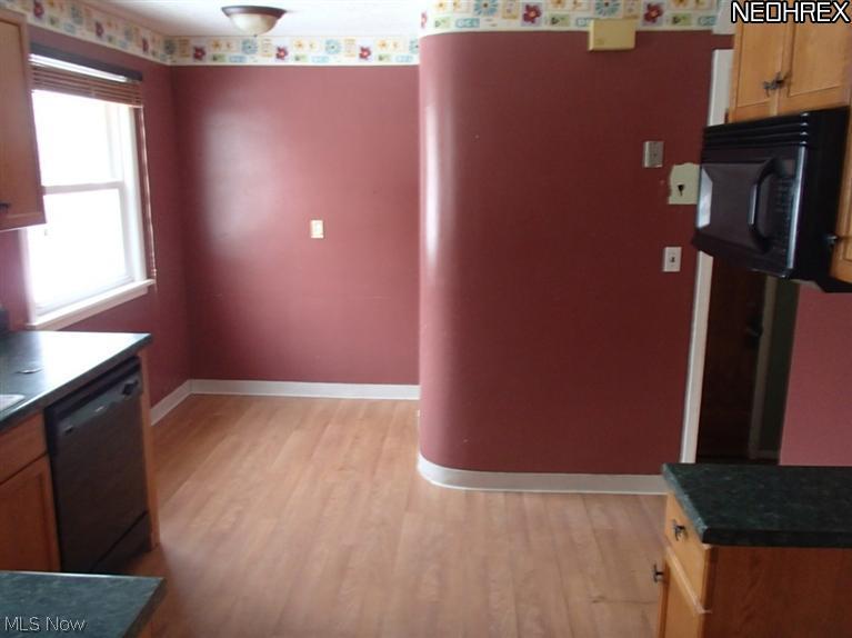 1219 Yellowstone Road Cleveland, OH 44121 - Photo 9 of 19