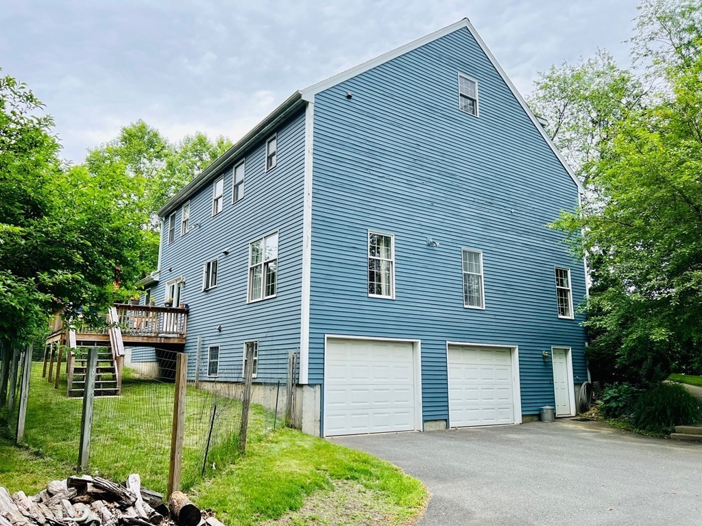 241 Old Farm Road Amherst, MA 01002 - Photo 2 of 39 Gallery Image 2