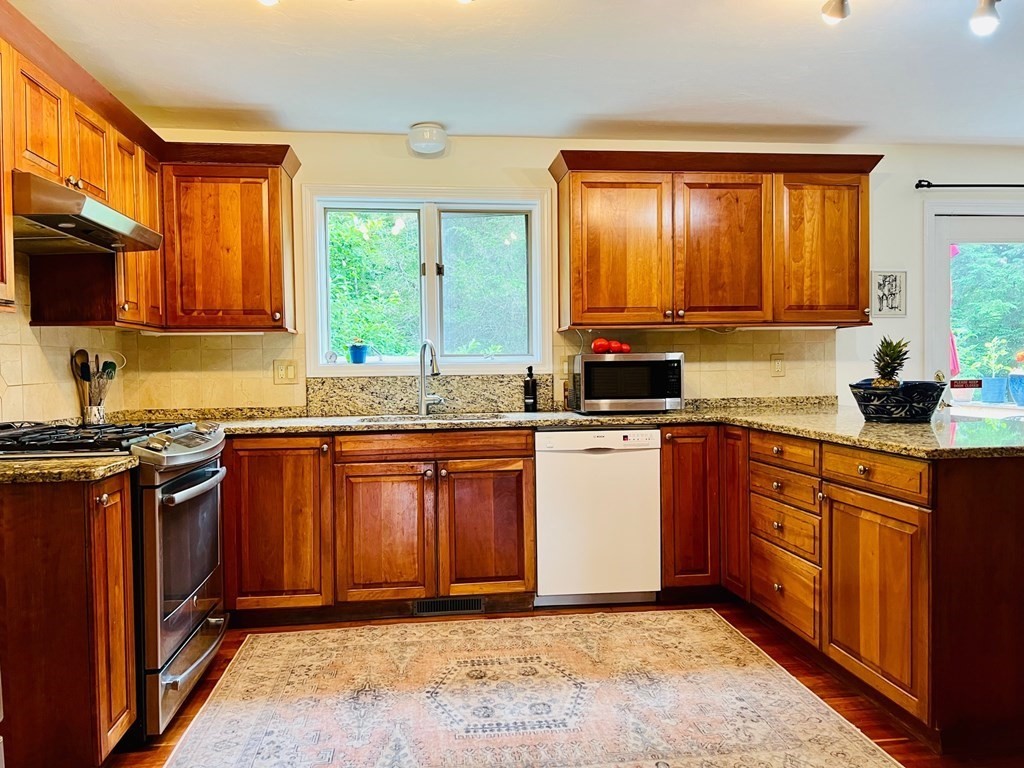 241 Old Farm Road Amherst, MA 01002 - Photo 24 of 39 Gallery Image 24