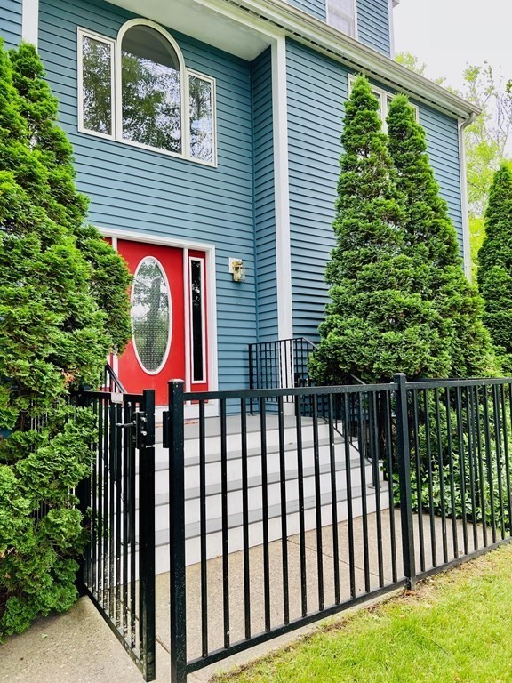 241 Old Farm Road Amherst, MA 01002 - Photo 3 of 39 Gallery Image 3