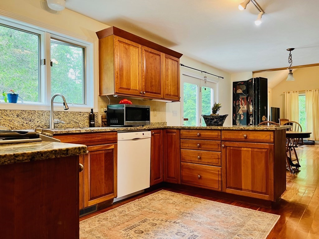 241 Old Farm Road Amherst, MA 01002 - Photo 10 of 39 Gallery Image 10