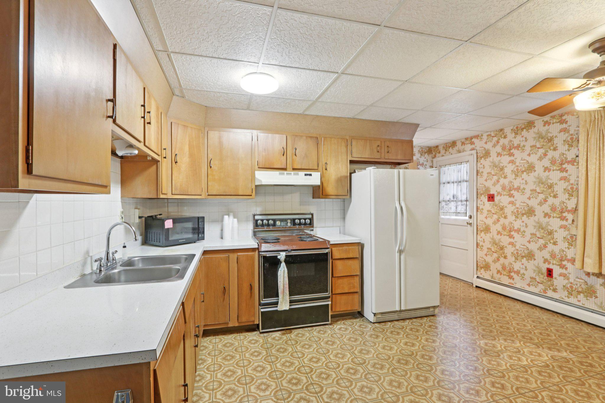 9608 Dungan Road Philadelphia, PA 19115 - Photo 8 of 26