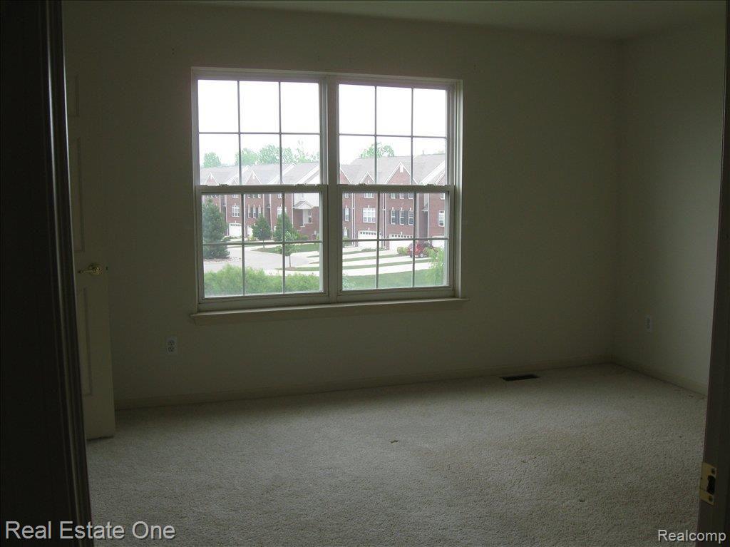 387 Cherry Orchard Road Canton, MI 48188 - Photo 3 of 8 IMG_0065