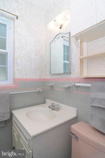 13200 Bregman Road Silver Spring, MD 20904 - Photo 16 of 28 Master Bath