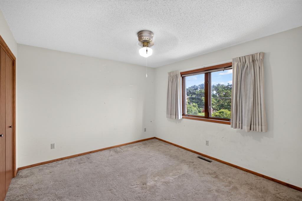 2466 Highview Lane Southwest Rochester, MN 55902 - Photo 19 of 60 Gallery Image 19