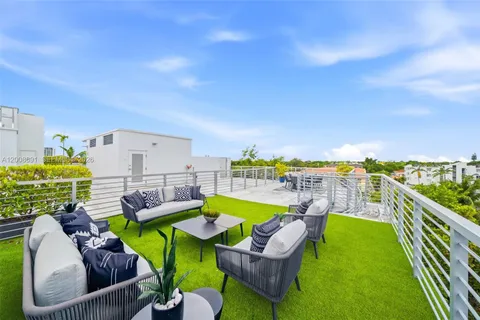 $1,169,000 | 545 Southwest 11th Street, Unit 308, Miami, FL 33129