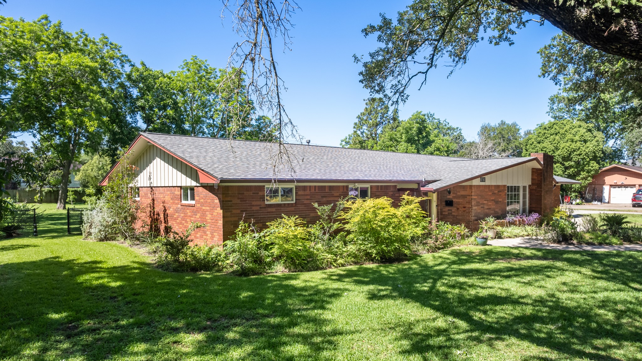 616 Cannan Drive Angleton, TX 77515 - Photo 37 of 49