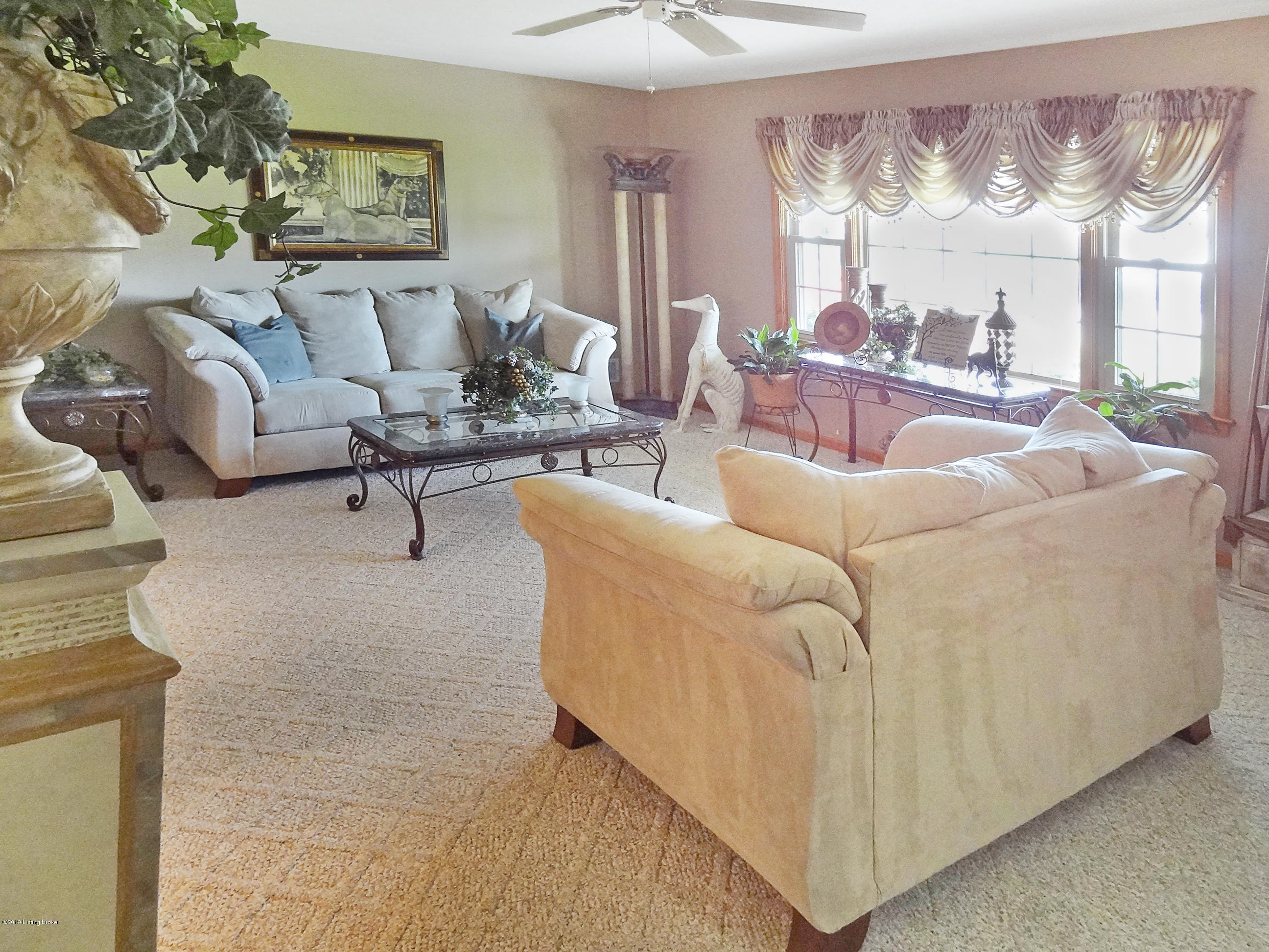 4631 Dover Road Louisville, KY 40216 - Photo 7 of 31 DSC07032