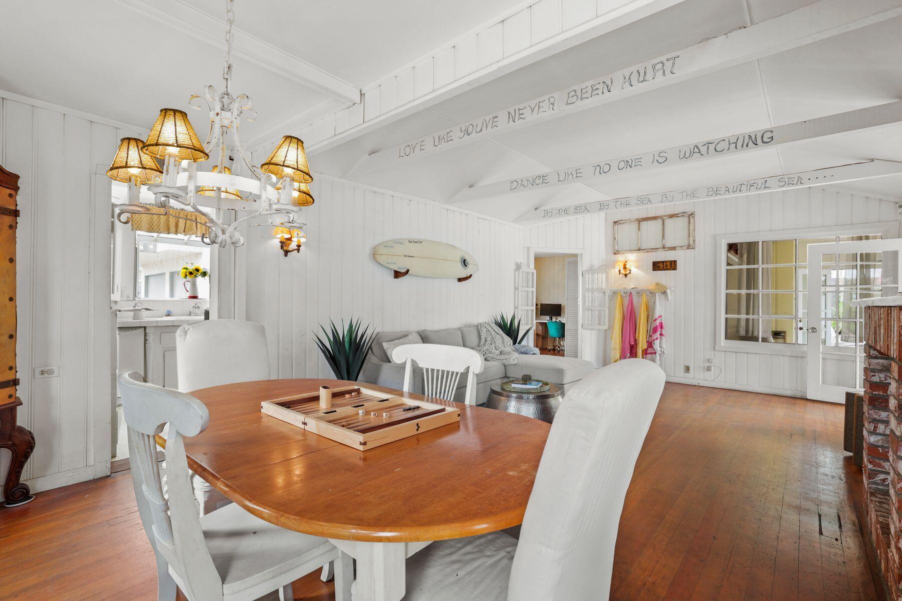 132 Santa Rosa Avenue Oxnard, CA 93035 - Photo 17 of 45 DiningArea1