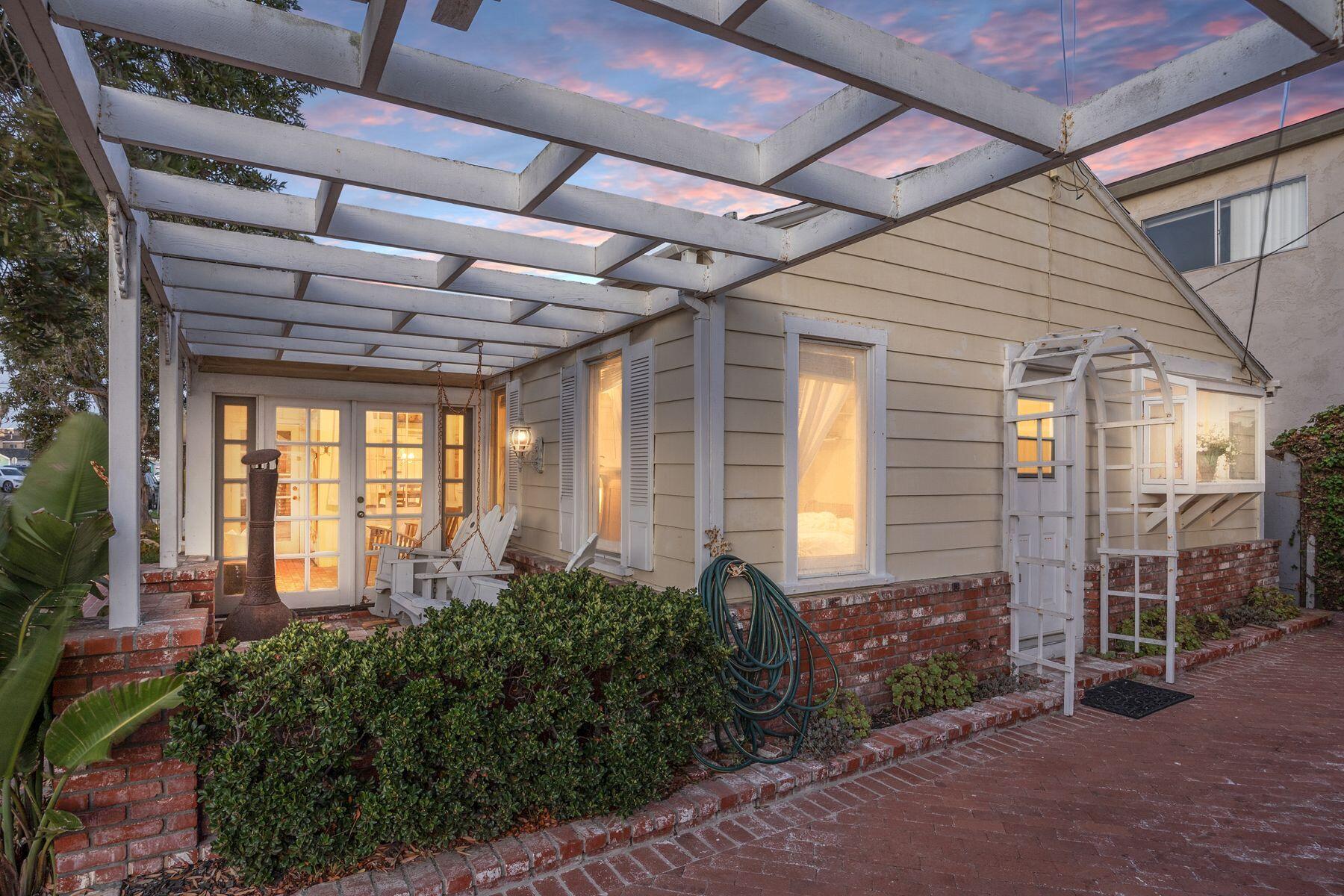 132 Santa Rosa Avenue Oxnard, CA 93035 - Photo 5 of 45 Exterior5