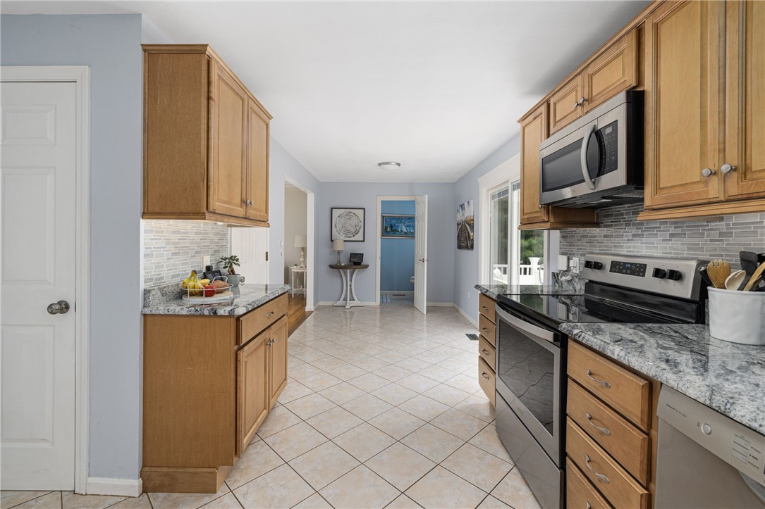 24 Cobblestone Terrace Coventry, RI 02816 - Photo 11 of 42